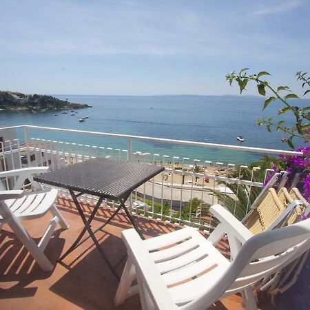 Santa Llucia Apartaments Roses Zimmer foto